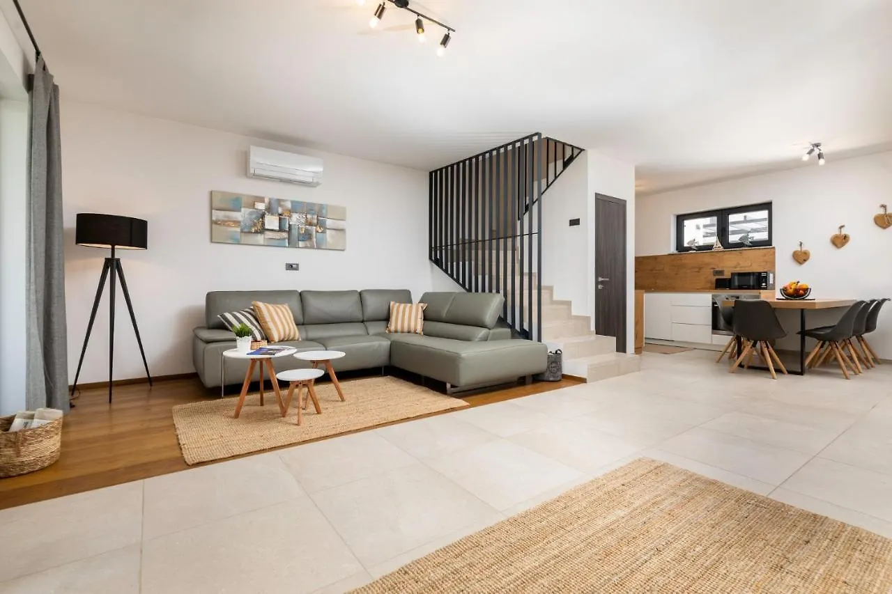 Villa Bella Klimno 0*,  Croatia